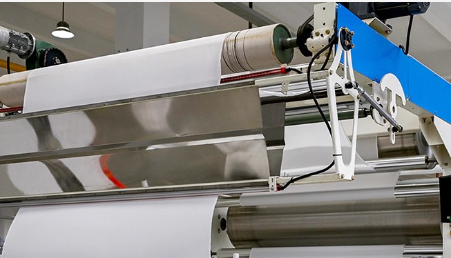 Unsichtbare passende Technologie und dreidimensionale Formungslösung für High-End-Modehose Taillenfutter